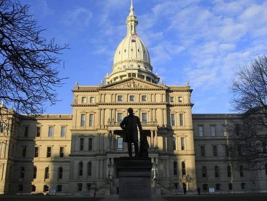 lansing-michigan-state-capitol-carlos-osorio-ap=credit-posted-daily-business-news-mhpronews-com-