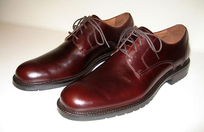 mens_brown_derby_leather_shoes-wiki-commons-posted-cutting-edge-marketing-sales-blog-mhpronews-com