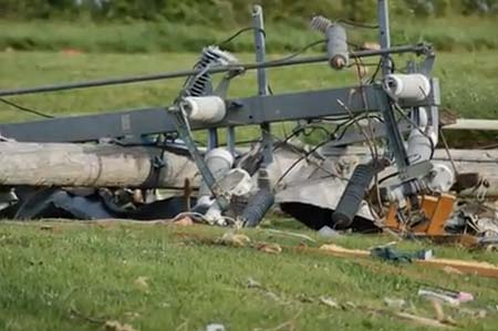 Poles and power lines went tornado caused more destruction to conventional construction than to mobile or manufactured homes