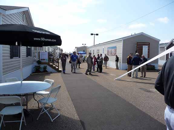tunica-manufactured-home-show-crowd-mhpronews-com-