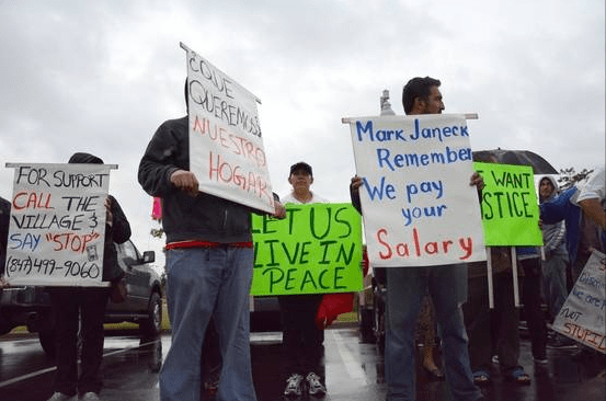 credit-daily-herald-fox-points-residents-protest-wheeling-il-posted-daily-business-news-manufactured-housing-professional-news-