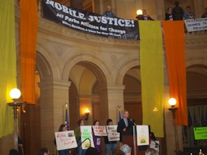 all-parks-alliance-for-change-mobile-justice-protest-mn-capitol-posted-daily-business-news-mhpronews-com-.