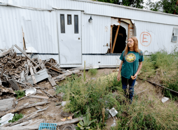 Colorado_flood_aftermath__Carrie_Gonzales__dailycamera_creidt