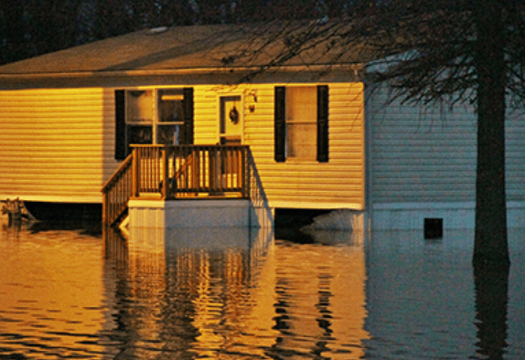 Illinois--flooded_mallard_lake_mhc_pontoon_beach__advantagenews__ted_lohr_credit