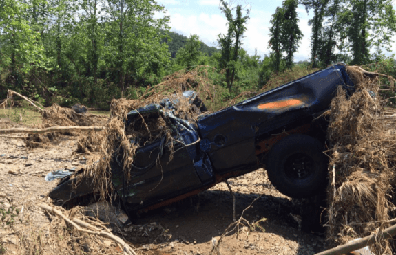 WestVAFloodingAftermath-credit-BobAaronwchs-posted_DailyBusinessNewsMHProNews