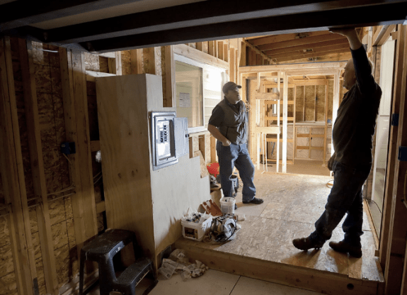 ToughTimesforTinyHomeBuildersDarrenTuslerPaulBillingscreditDailyRecord-postedtothedailybusinessnewsmhpronewsmhlivingnews