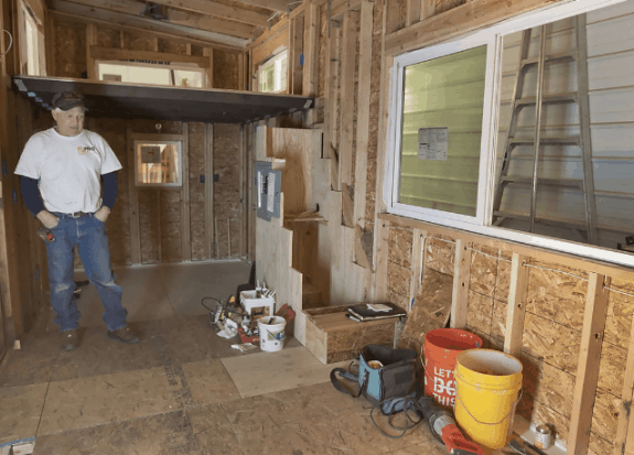 ToughTimesforTinyHomeBuildersPaulBillingscreditDailyRecord-postedtothedailybusinessnewsmhpronewsmhlivingnews