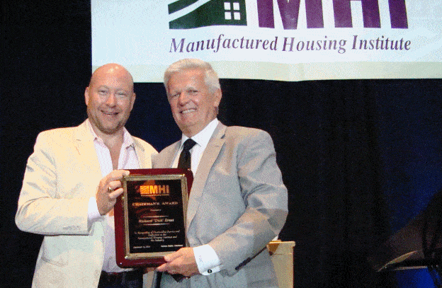 Nathan smith mhi chairman l richard dick ernst finmarkusa right chairmans award mhpronews com